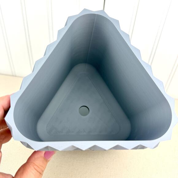 Cobble Planter 02, Indoor Flower Pot, Tabletop Planter, Triangular Design - Picture 7 of 11